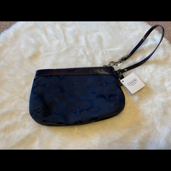 NWT Coach Navy Wristlet - Picture 3 of 6